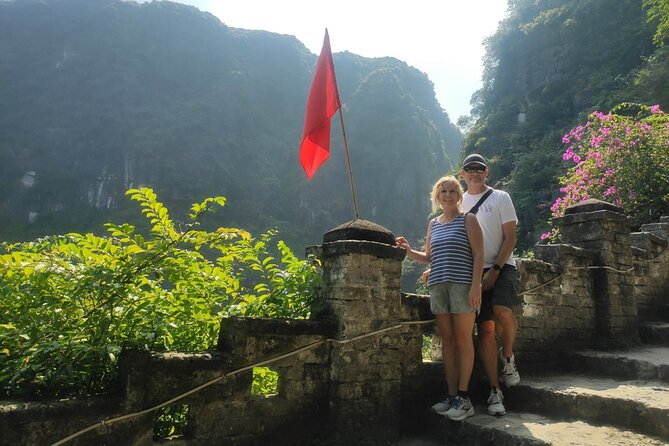 1 Day Luxury Tour in Bai Dinh, Trang An and Mua Cave From Hanoi - Hoa Lu Ancient Capital and the rhythm of the day