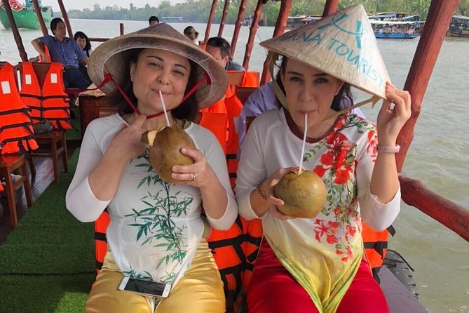 1-Day Mekong Delta Deluxe Tour: My Tho & Ben Tre (Max 10) - Vinh Trang Pagoda and the Tien River Boat Ride: A Calm, Scenic Start