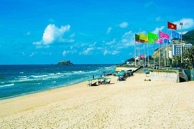 1-Day Tour in Vung Tau Beach - White Palace (Bach Dinh): brief sightline stop, not a long spend