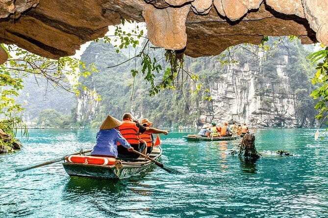 10-Day Vietnam Itinerary | Discover Vietnam’s top attractions - Ba Na Hills Day: Golden Bridge and the French Village