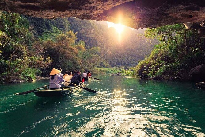 10 Day Vietnam Travel (Hanoi-Ha Long-Ninh Binh-Sapa-Da Nang-HCM) - Halong Bay cruise: caves, viewpoints, and kayaking in a preservation zone