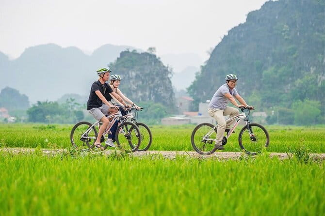 11-Day Itinerary through Vietnam: From North to South | Top 1 - Hanoi arrival at Noi Bai: get oriented before the real touring starts