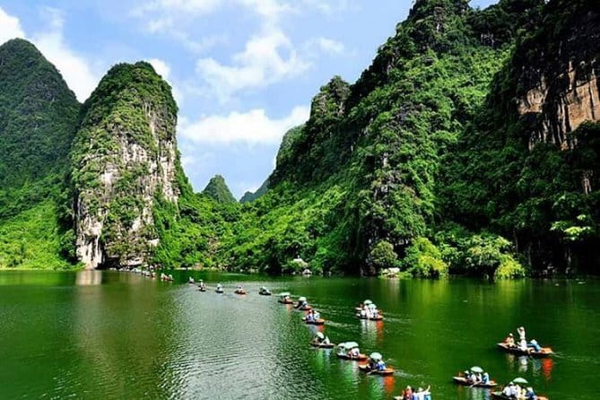 17-Day Vietnam Tour | Explore the Best Highlights of Vietnam - Hoi An by Night Walks and Cham Island Day Trips