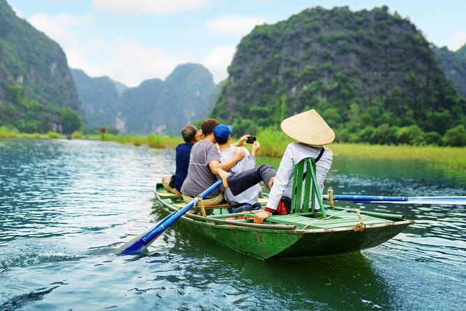 17-Day Vietnam Tour | Explore the Best Highlights of Vietnam - Saigon Essentials and Cu Chi Tunnels: Buildings, Museums, and Underground Reality
