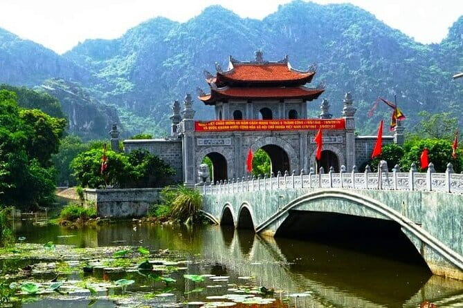 19-Day Tours | Explore the Essential and Highlights in Vietnam - Ninh Binh: Hoa Lư, Tam Cốc boat ride, and the Mua Cave climb
