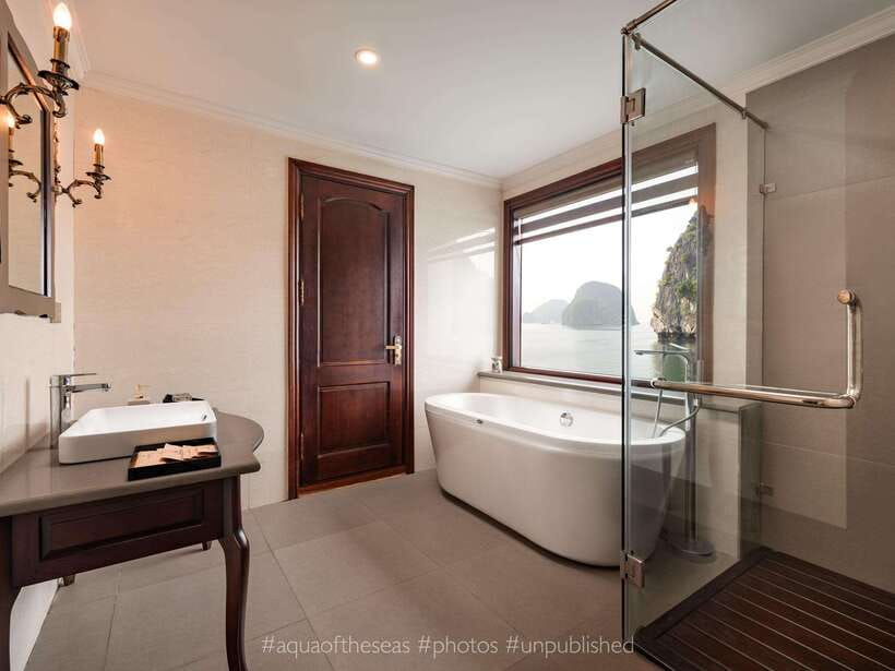 2-Day: Halong Lan Ha Bay 5 Stars Cruises w/Balcony & Bathtub - Why This Halong + Lan Ha Bay Mix Works