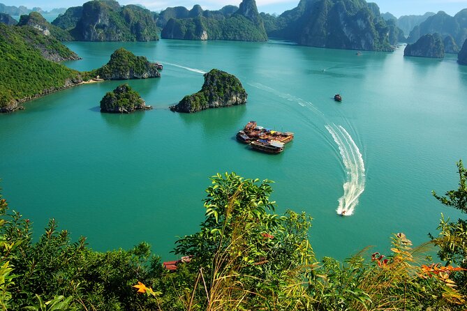 2-Day In Halong Bay Cruise With Transfer From Hanoi - Day 1 in Lan Ha Bay: Sailing Past the Karsts Without the Rush