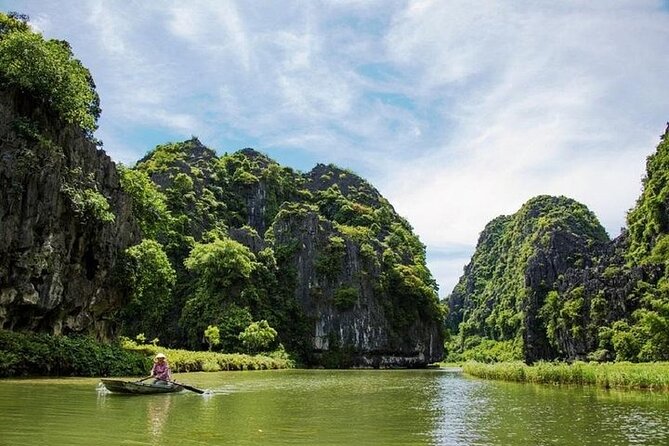 2 Day Ninh Binh Adventure Tour - Mua Cave climb: the view is real, but bring patience for the steps