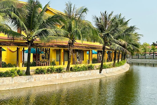 2 Days 1 Night Luxury Ninh Binh Private Tour from Hanoi - Day 1 Highlights: North Vietnam Lunch, Thung Nham Sampan, and Mua Cave Lights