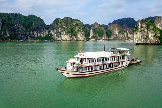 2 Days 1 Night Visit Lan Ha Bay - Classic 3 cabins cruise - Dinner on board and the choice to sleep early or go out for night kayaking