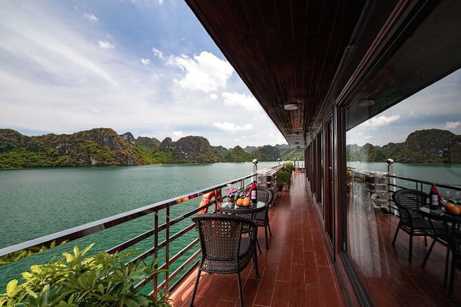 2 Days 1 Night Visit Lan Ha Bay - Classic 3 cabins cruise - Farewell lunch and getting back: Cai Beo port to Cat Ba town