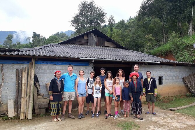 2 days authentic trekking tour in Sapa ( Homestay - Less touristy ) - Pickup, start time, and how the day flows