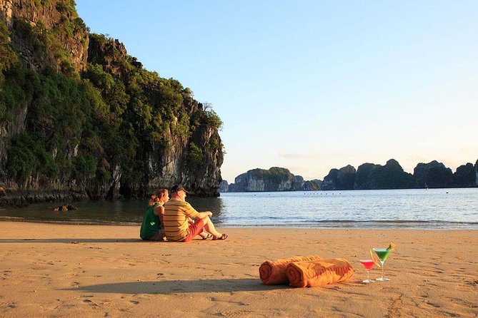 2 Weeks Vietnam and Cambodia - Super Saving - Amazing Experience - Halong Bay Cruise: Caves, Kayaks, and Fishing Villages