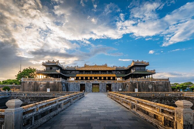 20-Day Vietnam Itinerary | Discovery and Beach Relaxation - Hanoi, then limestone caves: how the trip starts strong