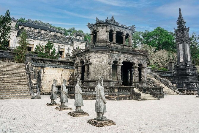 20-Day Vietnam Itinerary | Discovery and Beach Relaxation - Halong Bay overnight boat: sunrise is the headline for a reason