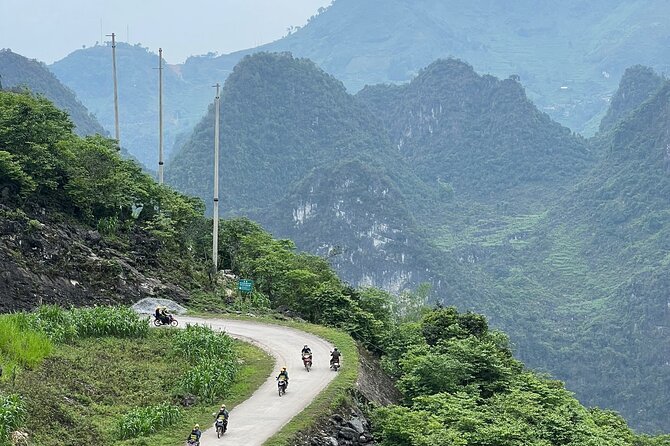 2D1N LOOP TOUR WITH EASYRIDERS 150CC (small group 5-10 PAX) - Two Days to Get Your Ha Giang Bearings