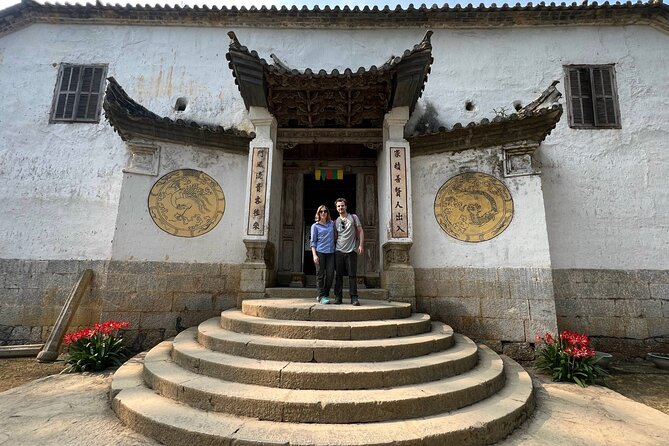 2D1N LOOP TOUR WITH EASYRIDERS 150CC (small group 5-10 PAX) - Hmong King Palace and the Monastery Pause