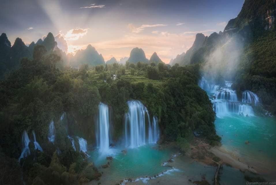 2Day Ban Gioc Waterfall Tour from Hanoi - What makes the guide role matter here