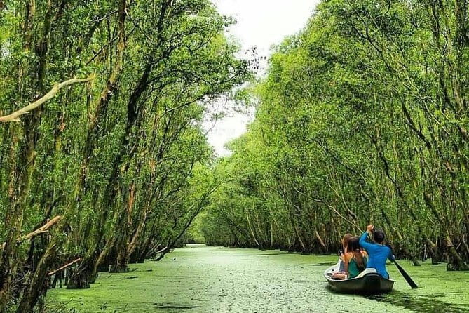 3 Days Cycling Mekong Delta - The guide and driver factor: why Loc and Nhan change the experience