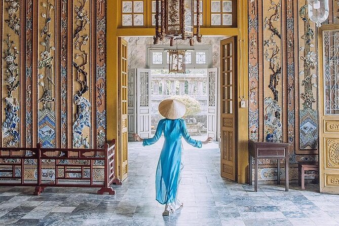 3-Hours Hue Imperial Walking Tour with Guide with Lunch/ Dinner - Price and logistics: what $30 really buys