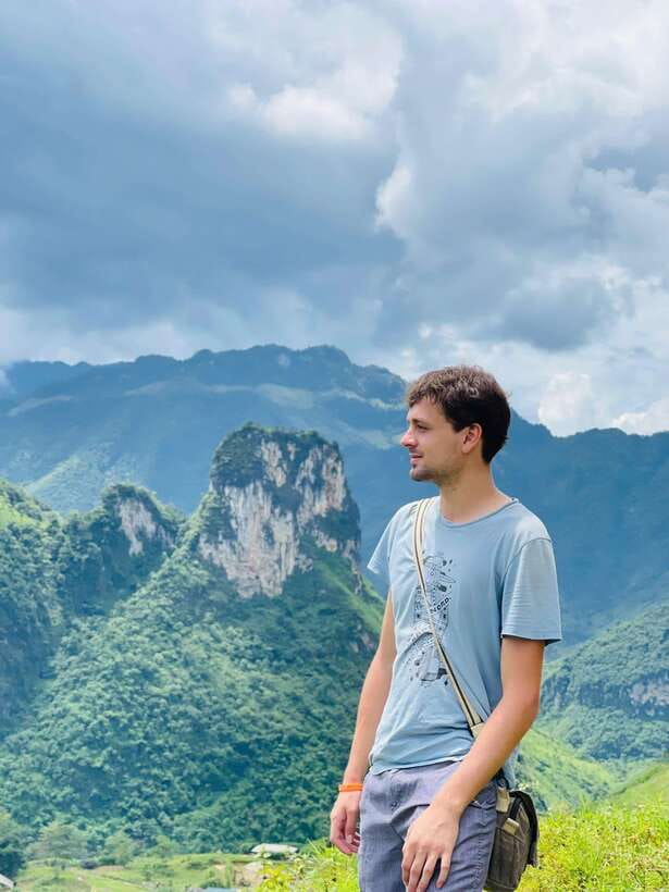 4-day Motorbike Ha Giang Loop Luxury Tour With Easy Rider - Day 1 (Ha Giang to Dong Van): passes, rice terraces, and the Hmong King’s palace