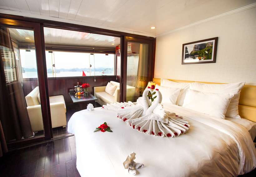 4-star Halong Paloma Cruise 2D1N Trip - Morning Tai Chi, Vung Vieng Floating Village, and the pearl farm