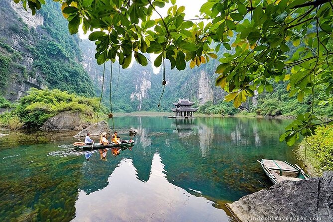 5-Day North Vietnam: Hanoi -Halong Bay -Ninh Binh-Sapa from Hanoi - Days 2–3: Sapa by Luxury Bus, Then Trekking Through Rice Terraces