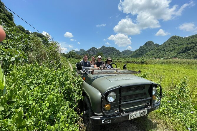 A Glimpse Of Ninh Binh to See all Highlight Ninh Binh 2,5 Hours - Tam Cốc–Bích Động: Getting Your Bearings in a Famous Limestone Zone