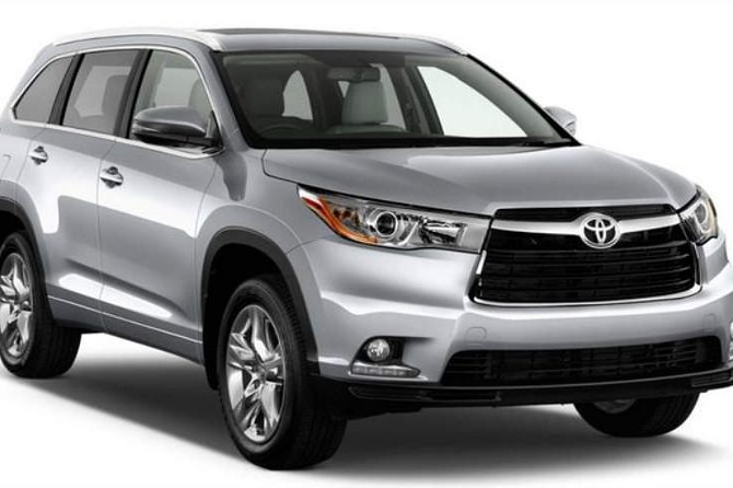 Airport Pick up (From Da Nang Airport to Hotel in Hoi An) 7 Seat Car - Finding Your Driver Fast: Welcome Board and Mobile Ticket
