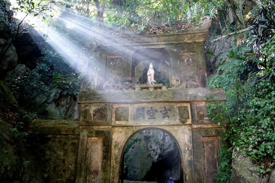 Am Phu Cave, Marble and Monkey Mountain Fullday tour - Am Phu Cave’s Buddhist Lessons Under the Rock