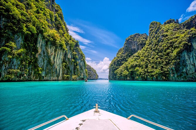 Amazing Vietnam, Cambodia and Thailand 16 Days - Halong Bay cruise morning: Tai Chi, caves, and early light