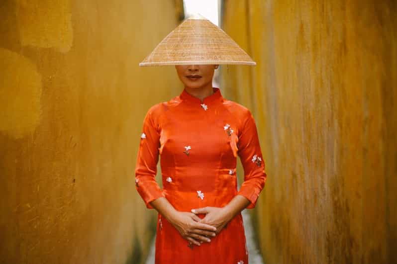 Ao Dai Photography: Traditional Attire Capture in Hoi An - Outfit confidence: the hat and sandals matter more than you’d think