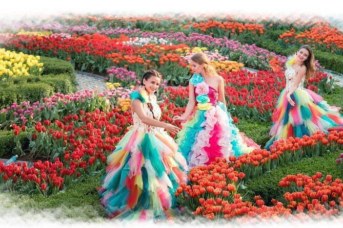 Ba Na Hills & Golden Bridge with Fantasy Park Tour-Optional Lunch - Golden Bridge: how to use your time on the hands