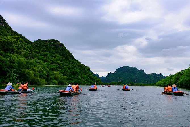 Bai Dinh- Mua Cave and Trang An boat trip - Mua Cave: the 1-hour climb for big Ninh Binh views