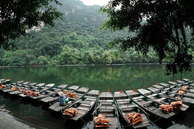 Bai Dinh Pagoda, Trang An boat and Mua Cave Limousine from Hanoi - Who this tour is best for