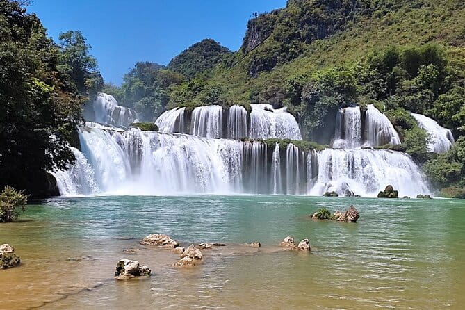 Ban Gioc Waterfall - Nguom Ngao Cave full day - BEST SELLING - Stop 1: Ban Gioc Waterfall (Detian Falls) on the border