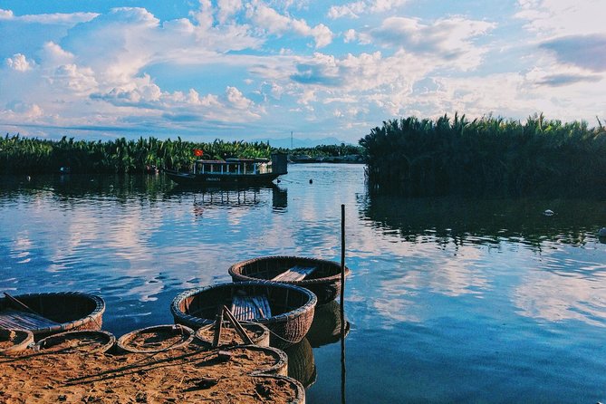 Basket Boat Riding at Bay May coconut village - Basket boat basics: what the 45-minute ride feels like