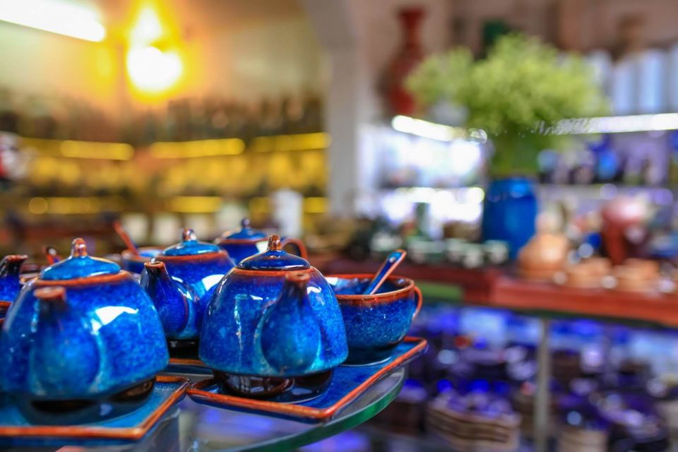 Bat Trang Pottery ancient village by Motorbike - Lunch near the Bat Trang market: quick, local, and timed well