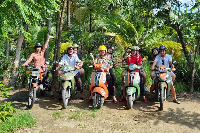 Ben Tre: Scooter, Culture, Sailboat and Mekong Food (Half Day) - Ben Tre city market and fruit tasting: learning the food language