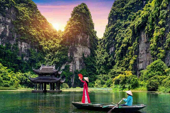 BEST RATE GUARANTEED 1 Day Trang An - Tam Coc - Mua Cave - Hoa Lu - Trang An Grottoes on a Sampan: Caves, Karst, and a Boat Ride That Sets the Tone
