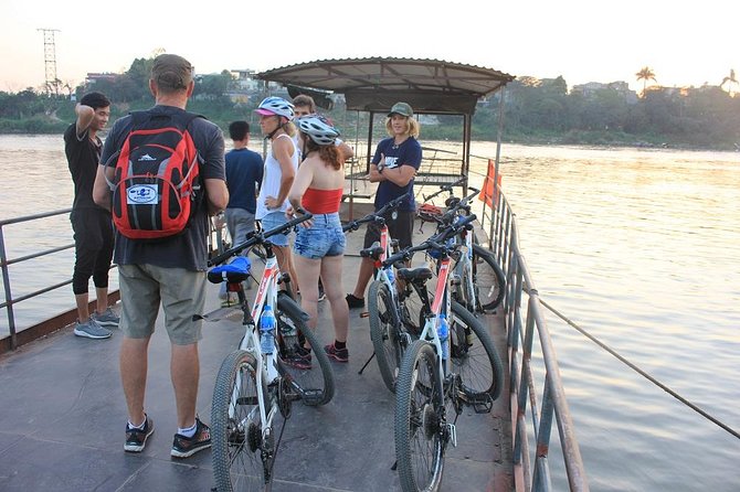 Bicycle Tours Hanoi: Full Day Bicycle Tours City & Countryside - Đường Tàu: the train-track corridor in the middle of life
