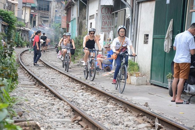Bicycle Tours Hanoi: Half Day Hanoi City Bicycle Tours - Stop 5: Long Bien Bridge and the Red River View