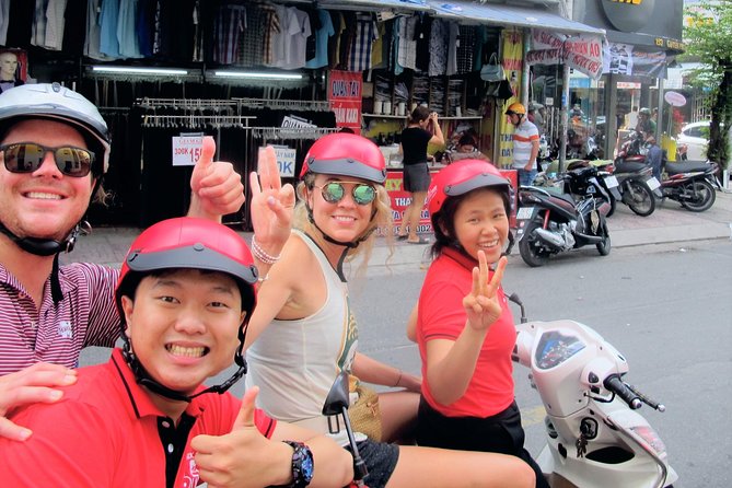 Big Eats & Small Seats - Your food plan: from papaya salad to a final Vietnamese dessert