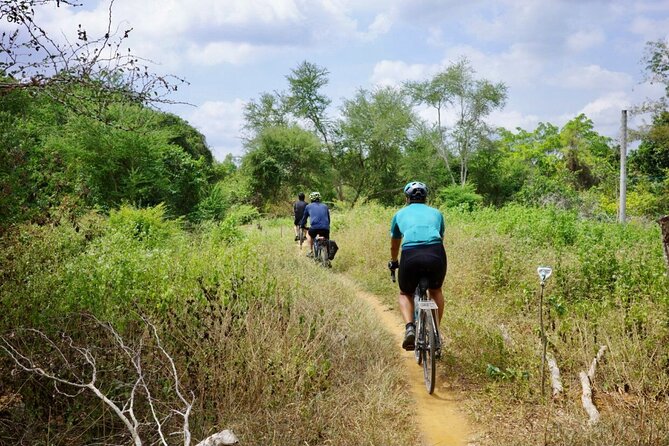 Bike And Boat Mekong Delta Cycling Tour - About 40 km of Riding: Dirt Paths, Coconut Trees, and a Support Van Plan
