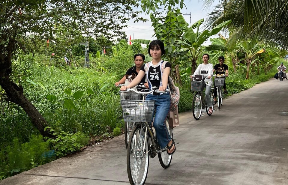 Biking and cooking class in the rural tour at Can Tho - The guides: English support that keeps things friendly
