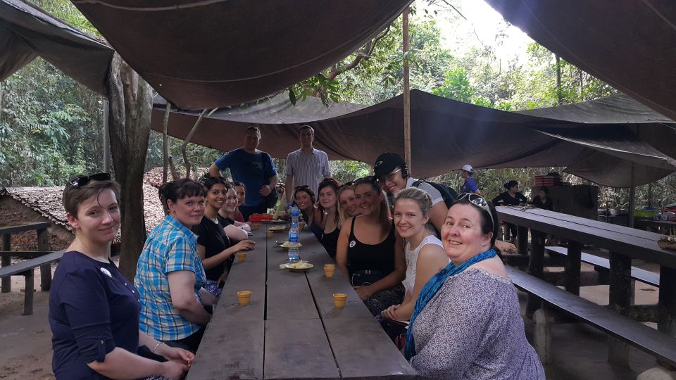 Black Virgin Mountain, Cao Đài Temples & Củ Chi Tunnels Tour - Củ Chi Bến Dược Tunnels: Crawling Through War History