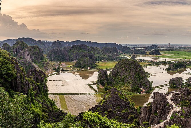 Boat and Bike Riding with Mua Cave in Ninh Binh Full Day Tour - Hoa Lu temples: a 10th-century stop that keeps things focused
