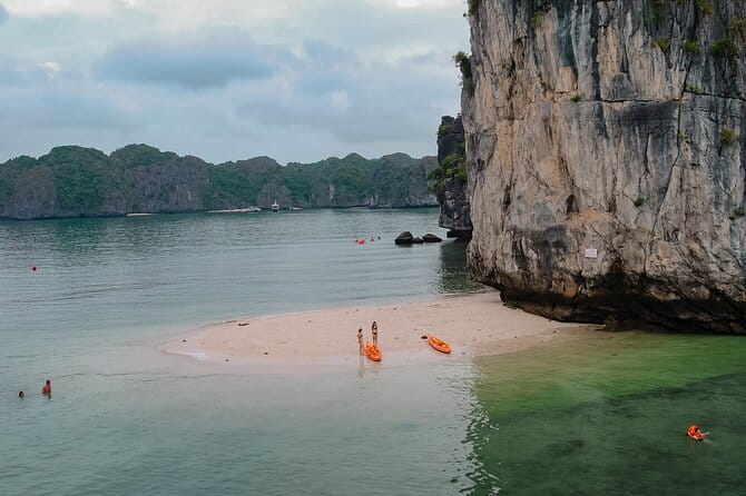 Bus Cat Ba island to Ha Noi - Smart Tips: Tags, Names, and Where You May Walk