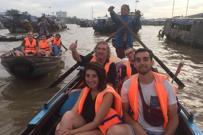 Cai Rang floating market, see sunrise, CaCao orchard, small canal - Ninh Kiều return: back by late morning without the scramble