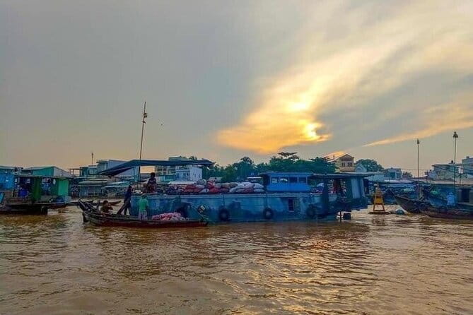Cai Rang Floating Market Tour & Rural Cycling - Rice Noodle Pizza at Sau Hoai: Food Craft You Can Taste